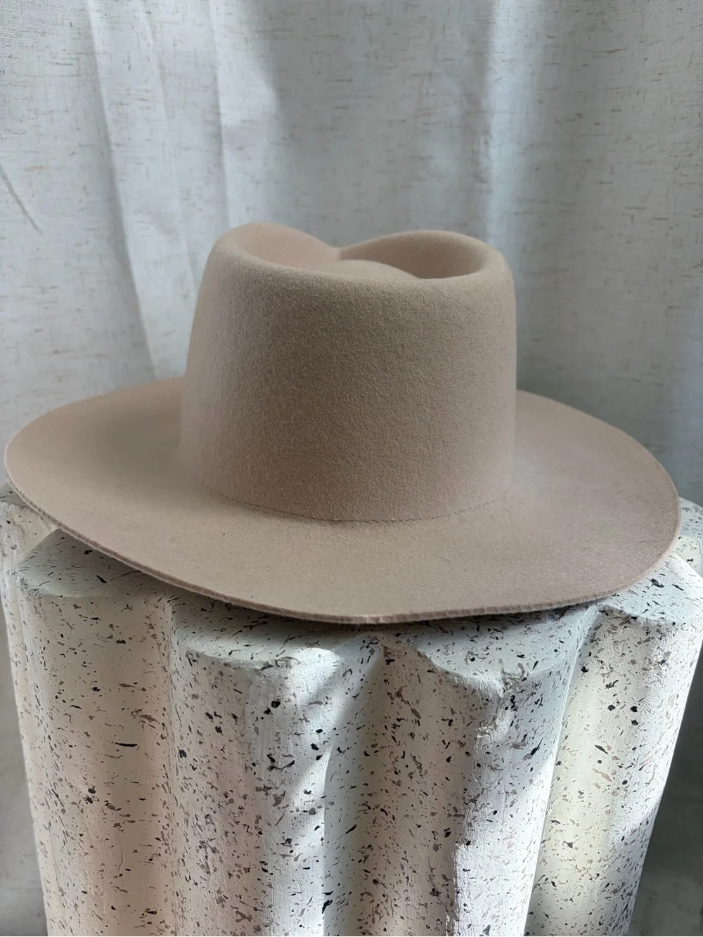 Gigi Pip Cream 3